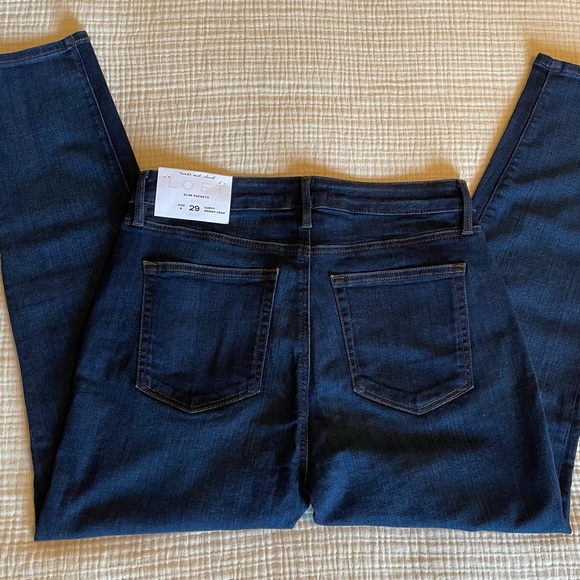 SOLD - LOFT Curvy Skinny Crop Jeans, Size 8 - Picture 3 of 10